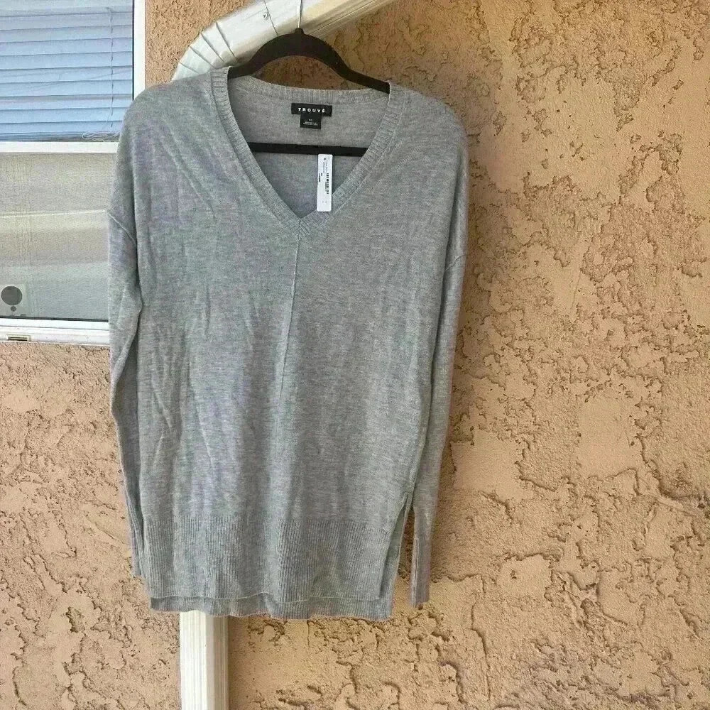 Trouve women’s  tunic long sleeve v-neck blouse sweater gray size xs